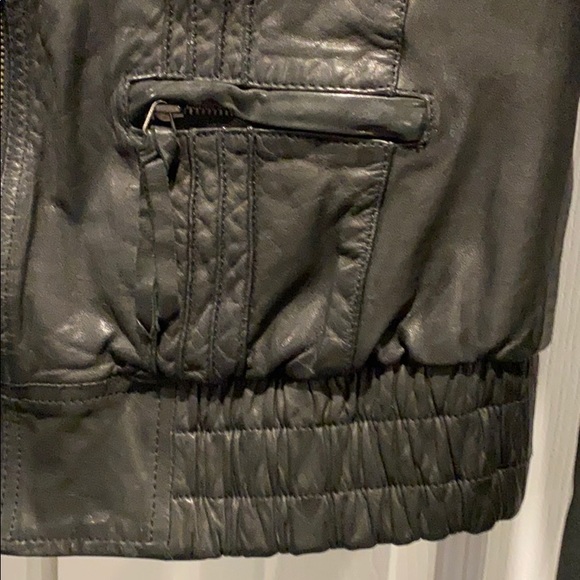 Leather jacket - Picture 3 of 3